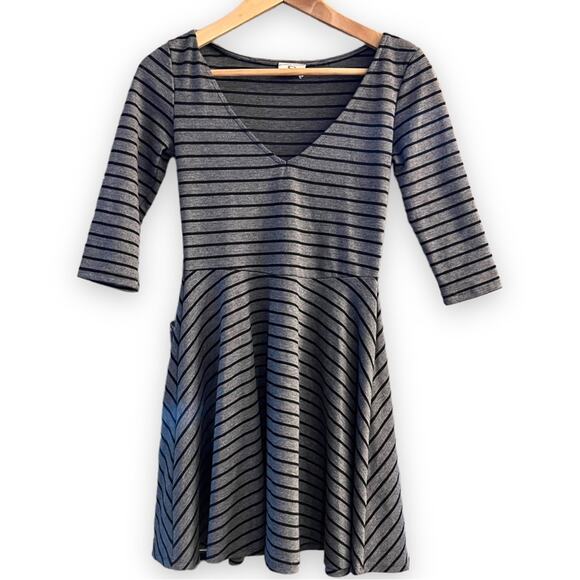 Anthro Urban Outfitters V-Neck Casual Fall Dress - Picture 1 of 4
